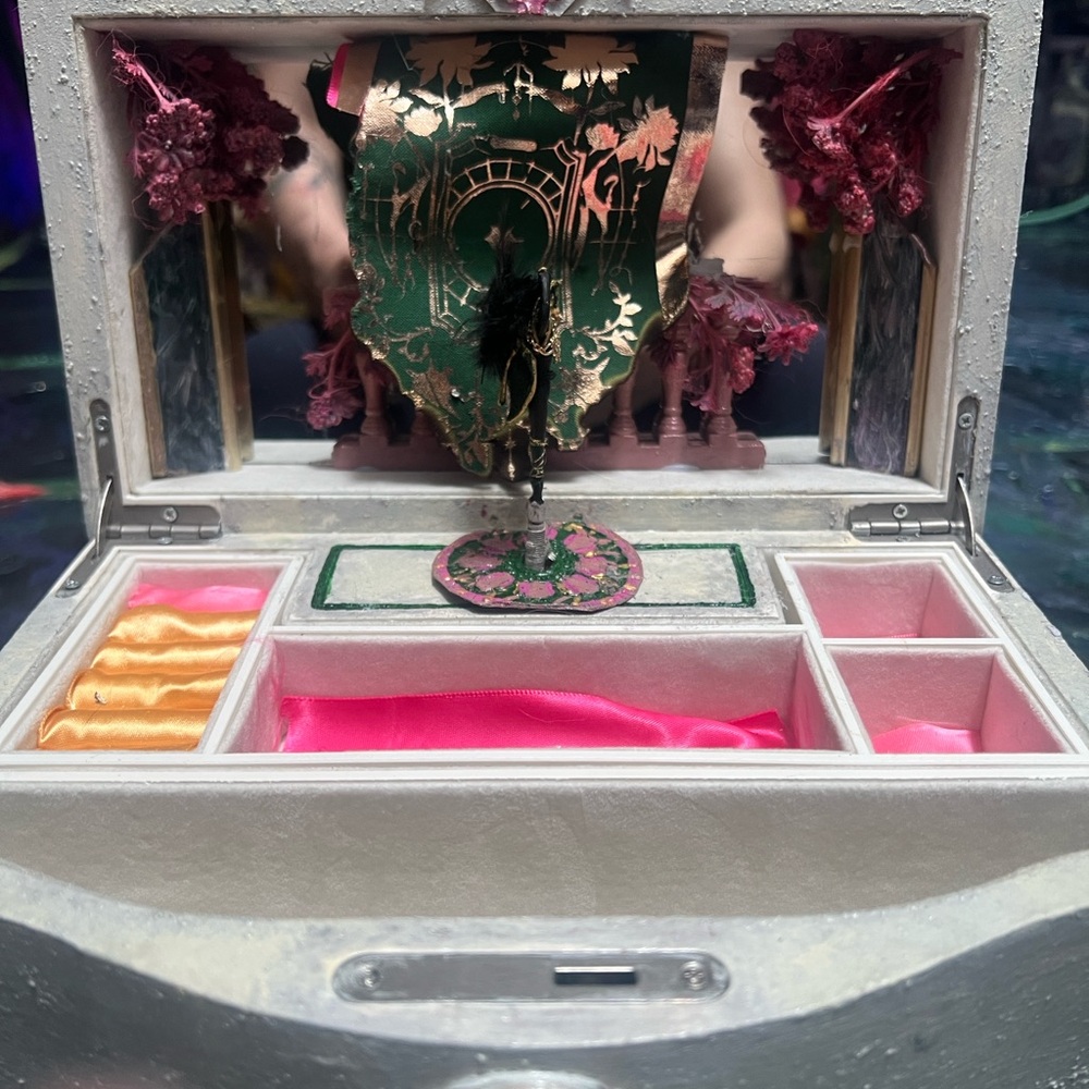 Sleep token caramel music box - Picture 11 of 15